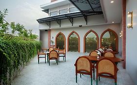 Alhambra Hotel & Convention, BW Signature Collection